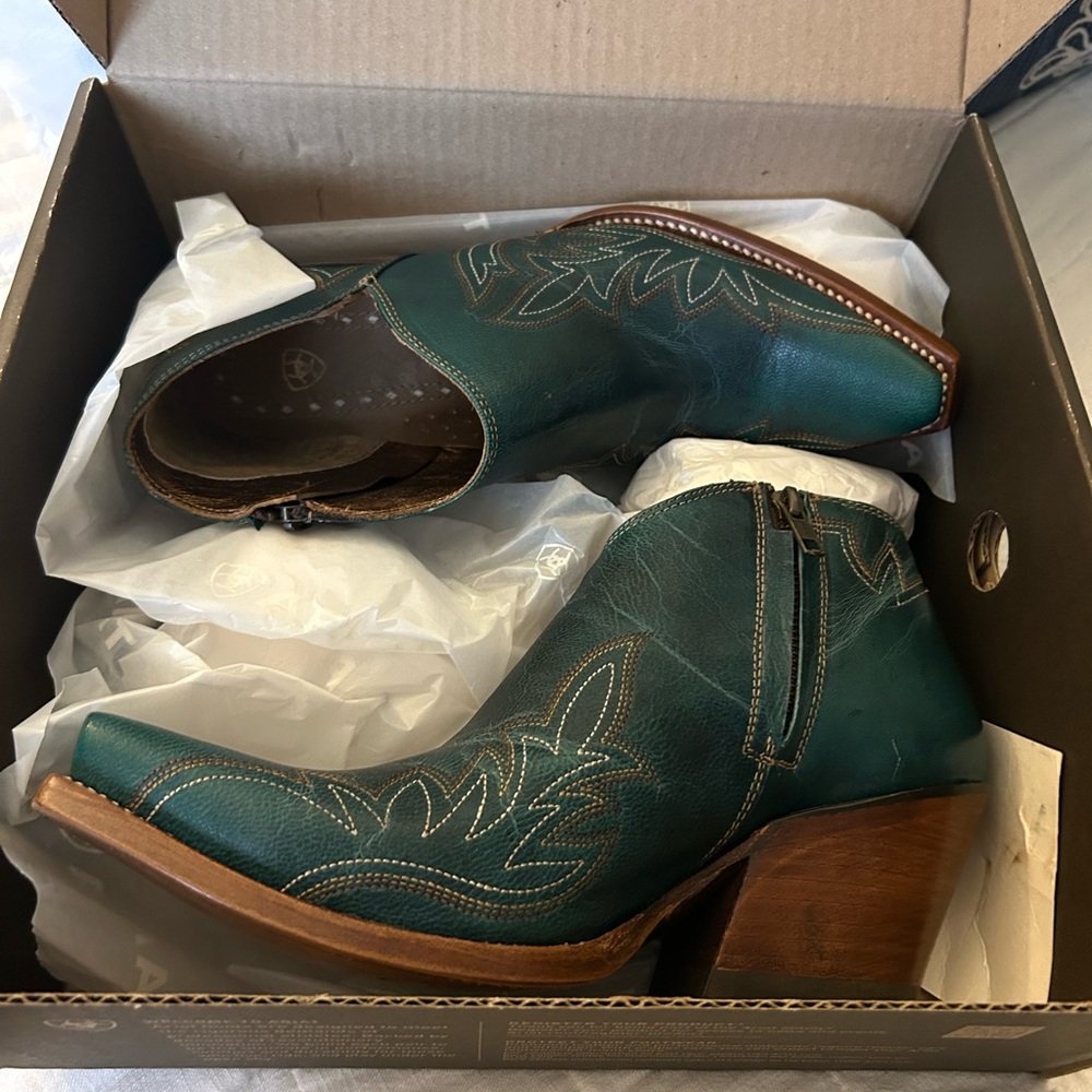Ariat Women's Turquoise Ankle Booties